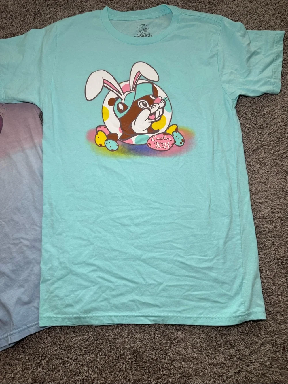 Women’s Buc-ees t-shirt bundle - Picture 4 of 9